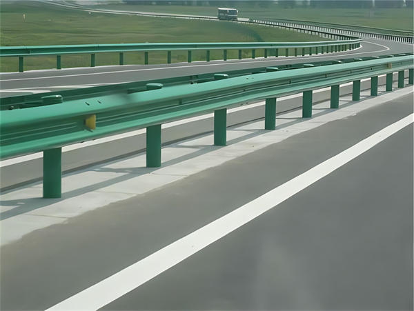 临高波形梁护栏在高速公路的应用